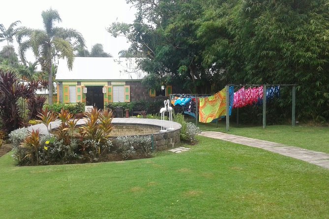 Discover St Kitts and Beach - Friendly guides make the short schedule work