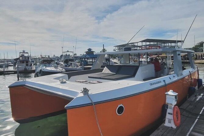 Full Day Luxury Snorkel Charter With Lunch (Minimum 10 Guests) - A crew that stays involved