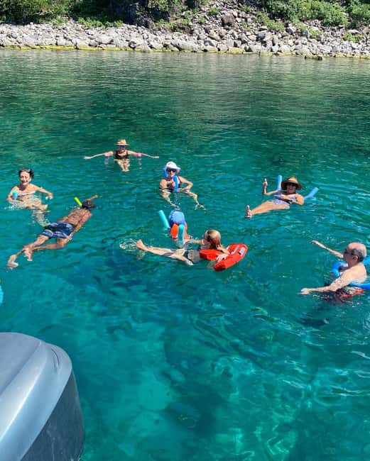 PRIVATE POWER CATAMARAN - Should you book the Aquamax Adventures catamaran?