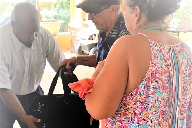 Shared or Private St Kitts Airport Roundtrip Transfer - Leaving the airport without the usual taxi scramble