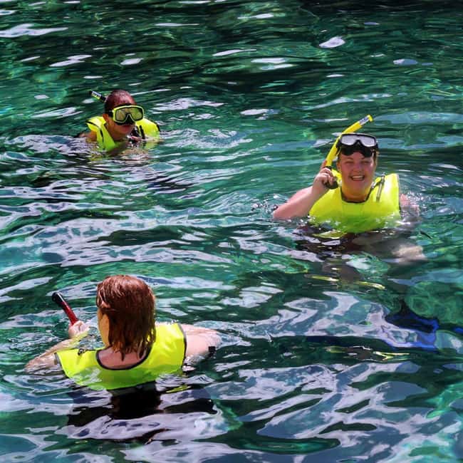 St Kitts Mini Speedboat and Snorkel Tour - The safety briefing before the throttle