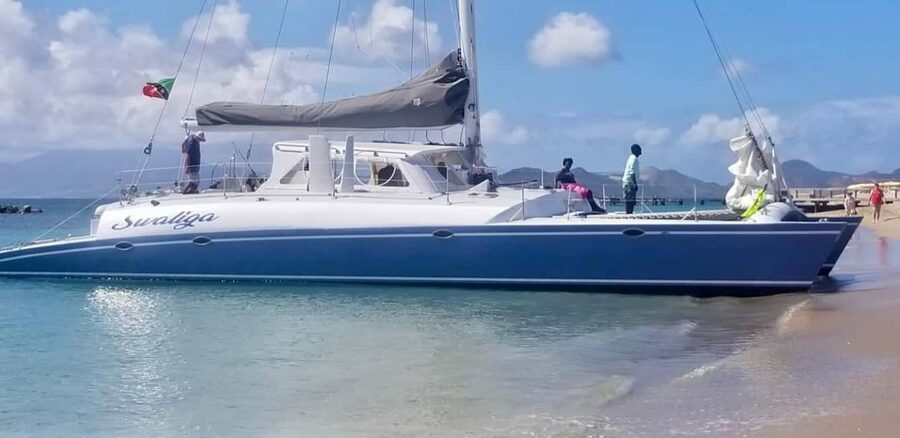 Two Islands One Paradise - Sailing Back with Music and an Open Bar